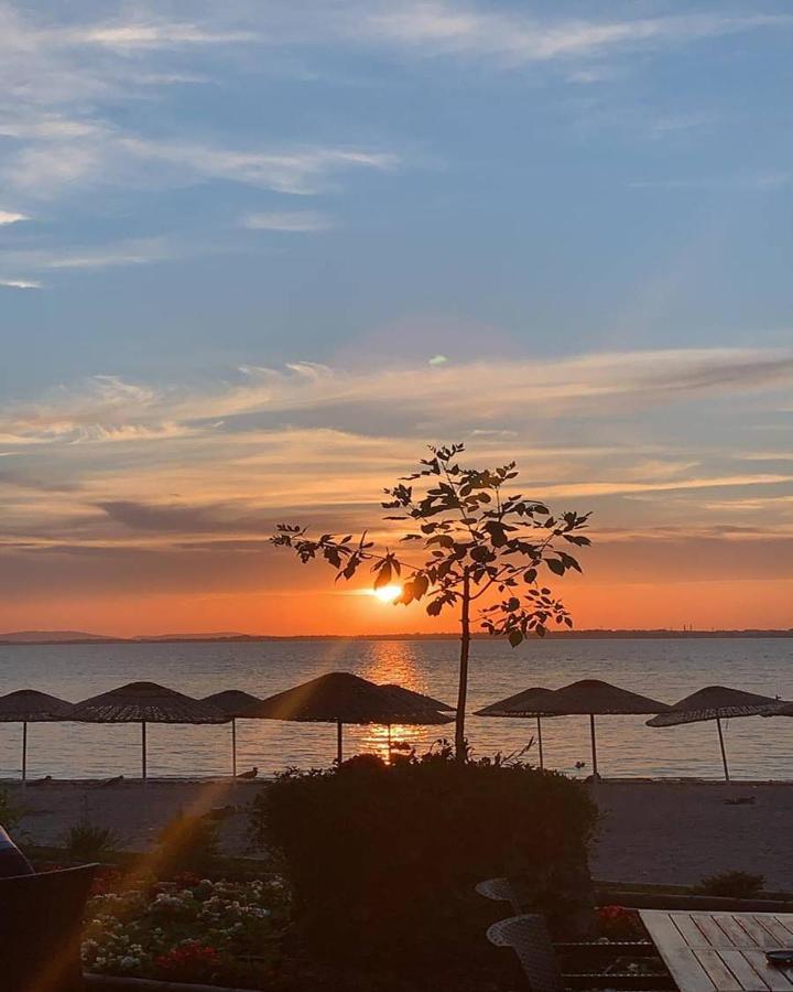 Paradise Island Hotel Darica  Екстер'єр фото