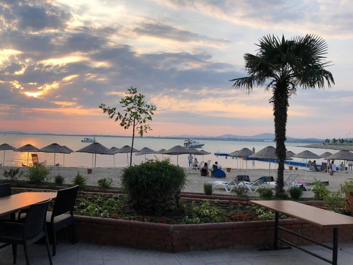 Paradise Island Hotel Darica  Екстер'єр фото