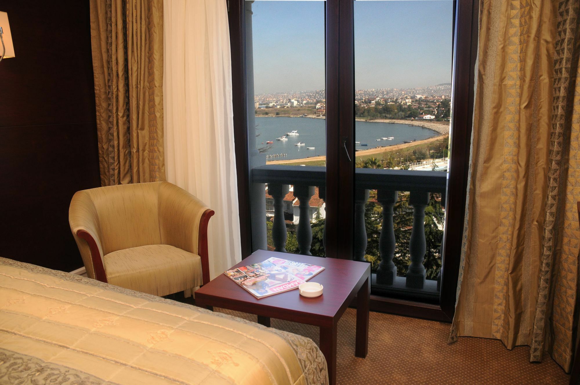 Paradise Island Hotel Darica  Екстер'єр фото